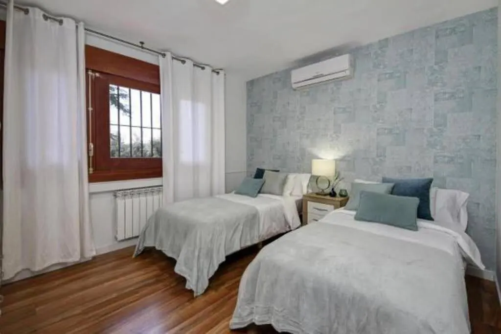 Rentitspain Grand Luxury Villa Piscina & Jacuzzi Granada Albolote 0*,