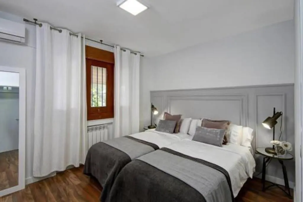 Rentitspain Grand Luxury Villa Piscina & Jacuzzi Granada Albolote
