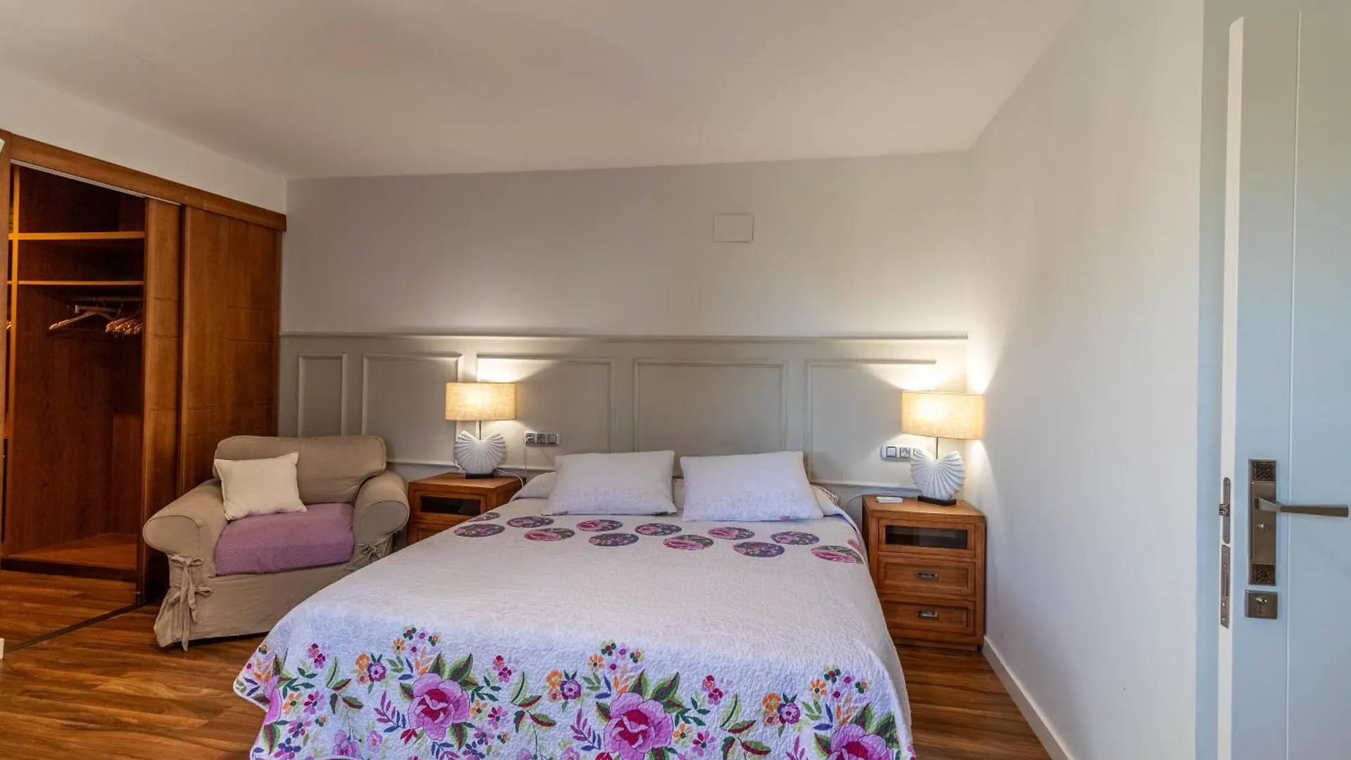 Rentitspain Grand Luxury Villa Piscina & Jacuzzi Granada Albolote 0*,