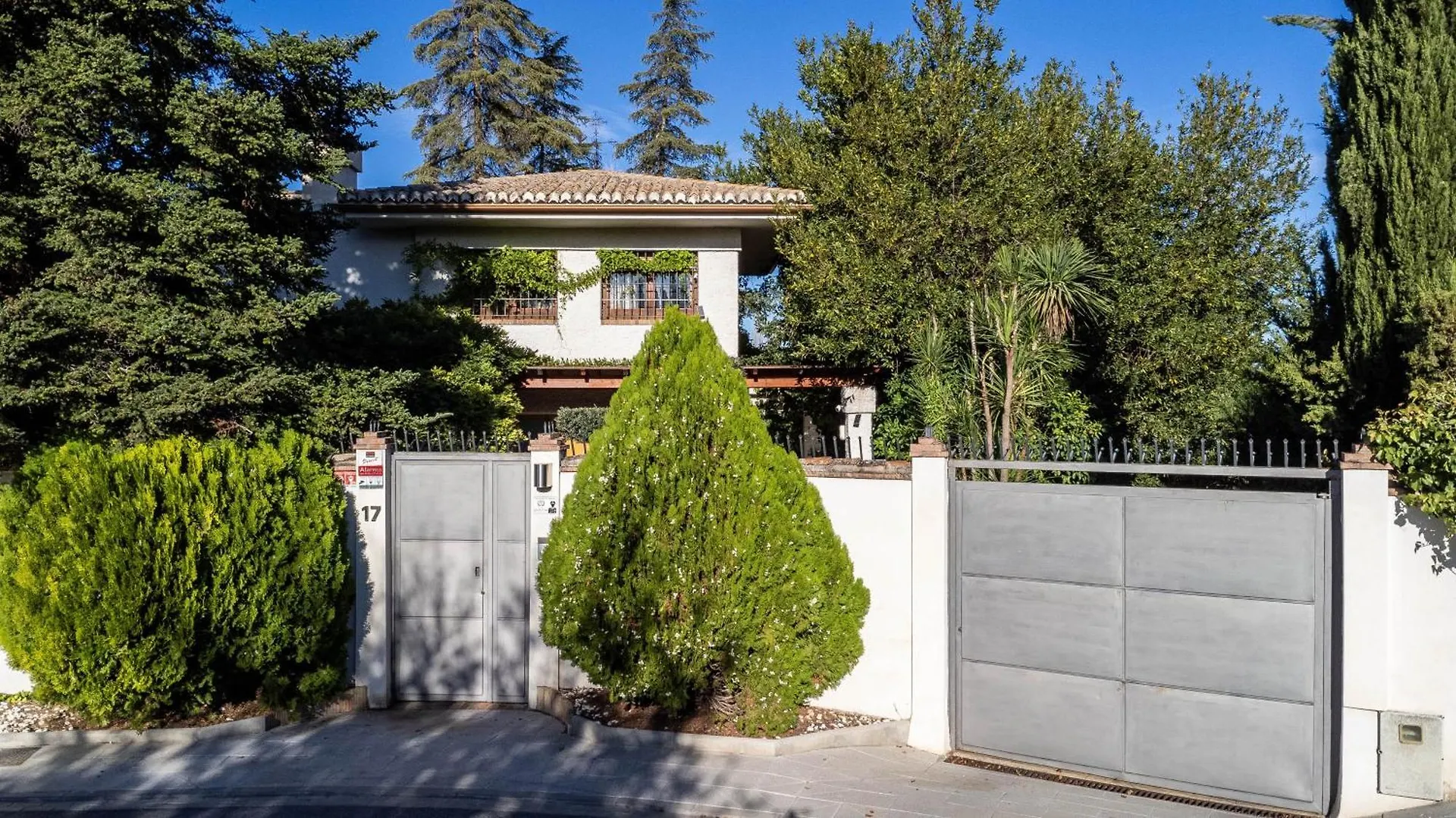 Rentitspain Grand Luxury Villa Piscina & Jacuzzi Granada Albolote 0*,